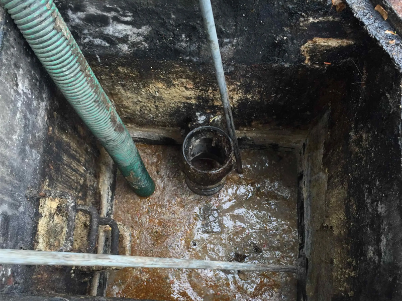 石埠桥隔油池清理